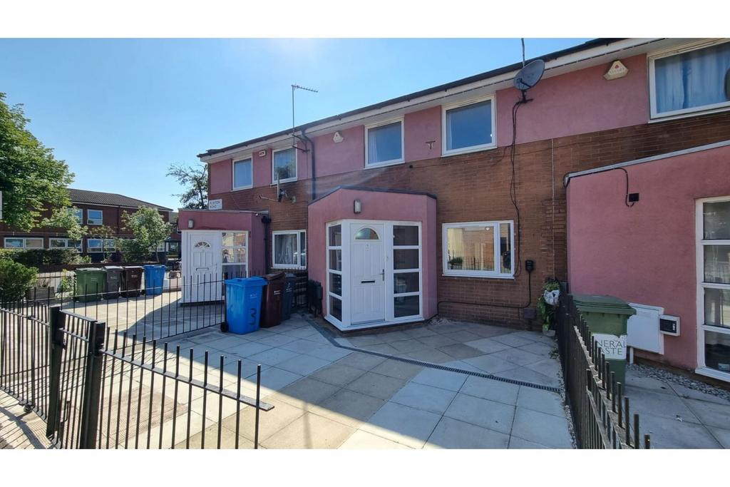Flixton Road, Manchester, M13
