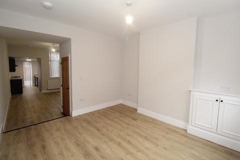3 bedroom terraced house to rent, Essex Street, Ilkeston DE7