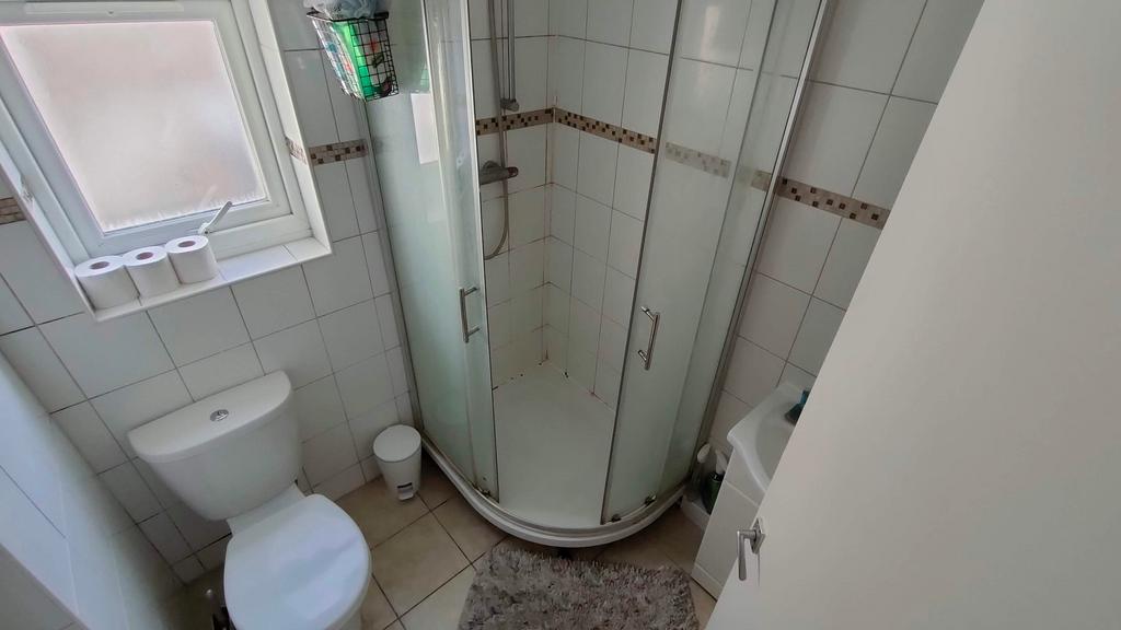 House in London - View 5