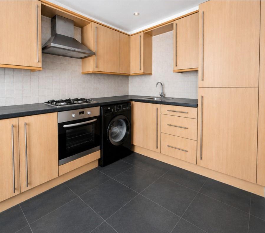 Apartment in ENFIELD - View 2