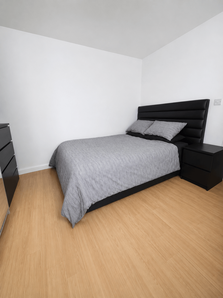 Apartment in ENFIELD - View 3