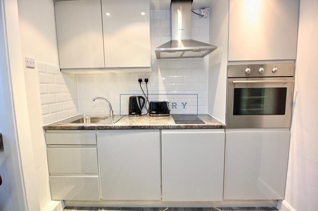 Apartment in London - View 5
