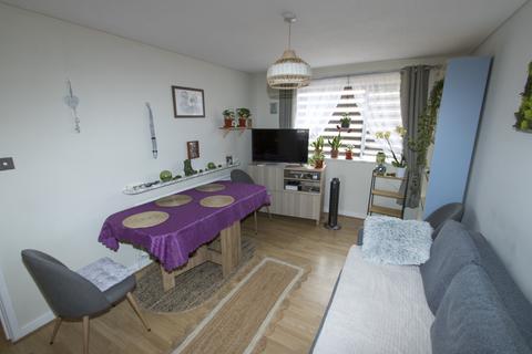 1 bedroom flat for sale, Stockwell Grove, Wrexham LL13