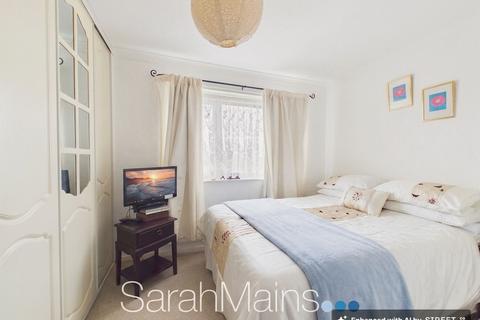 1 bedroom flat for sale, Celandine Way, Windy Nook, NE10