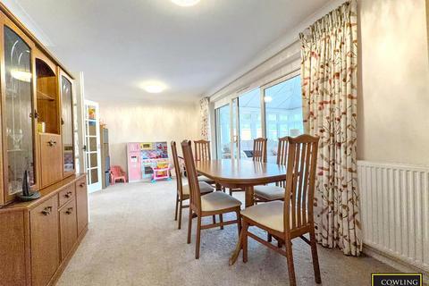 4 bedroom detached house for sale, Riverside Walk, Wickford