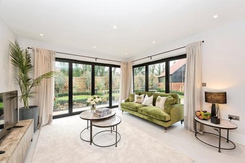 4 bedroom detached house for sale, Huntersfield Farm, Fairlawn Road, Banstead, Surrey, SM7