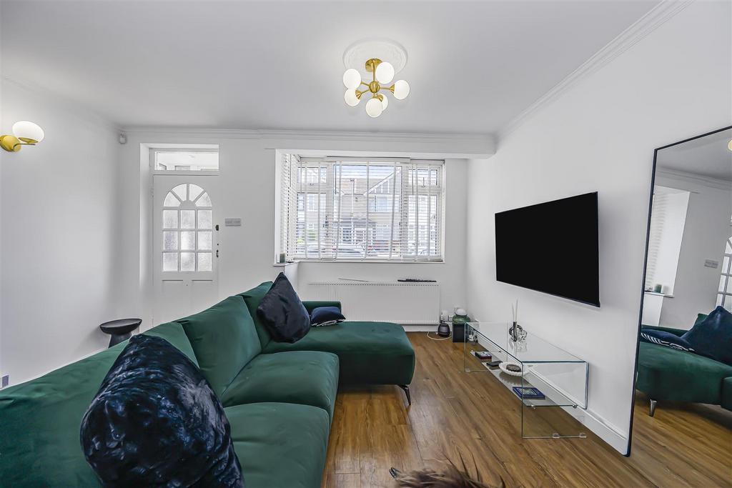 House in Woodford Green - View 3