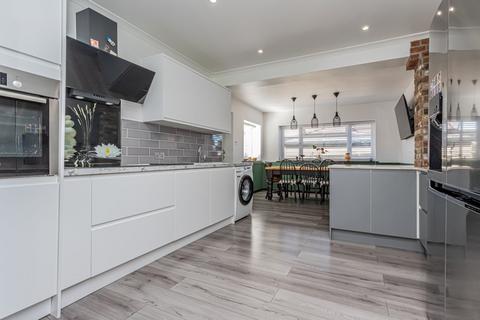 4 bedroom end of terrace house for sale, Maynard Avenue, Margate, CT9