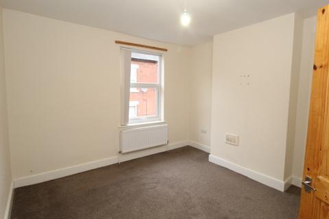 3 bedroom terraced house to rent, Essex Street, Ilkeston DE7