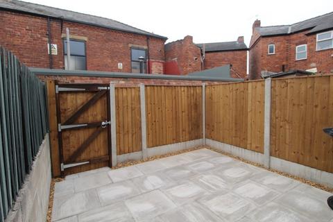 3 bedroom terraced house to rent, Essex Street, Ilkeston DE7