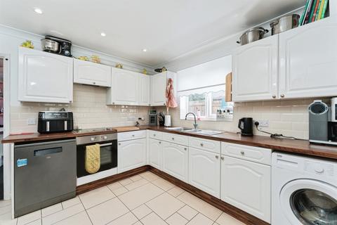 4 bedroom detached house for sale, Perry Close, Haddenham, Ely