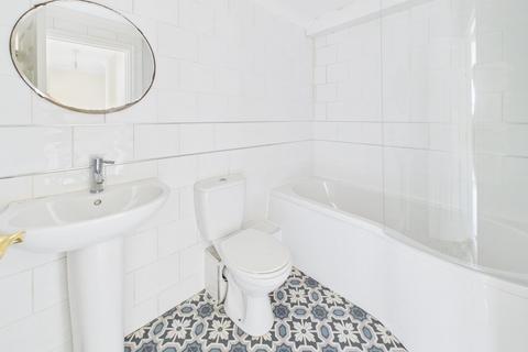 2 bedroom flat for sale, Market Street, Commerce House Market Street, SA61