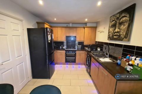 4 bedroom semi-detached house to rent, Cornwall St, Manchester, M11