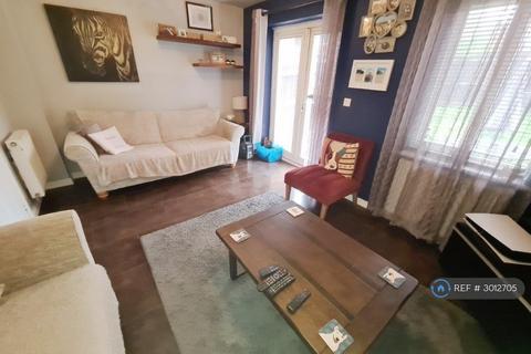 4 bedroom semi-detached house to rent, Cornwall St, Manchester, M11