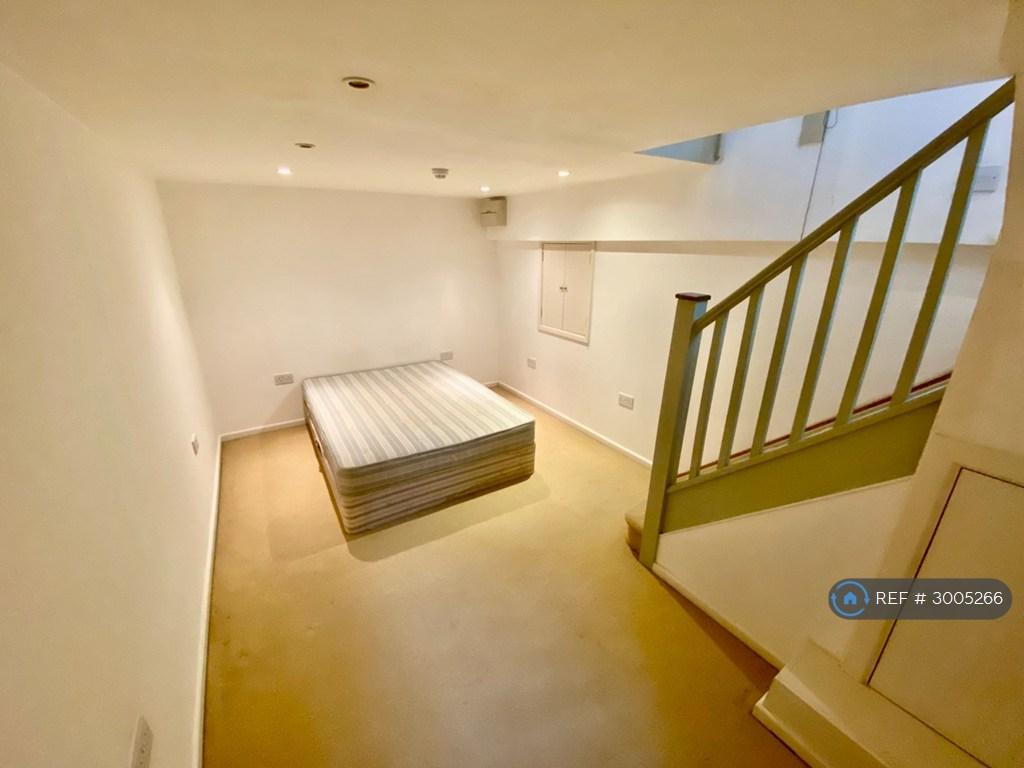 Apartment in Bristol - More
