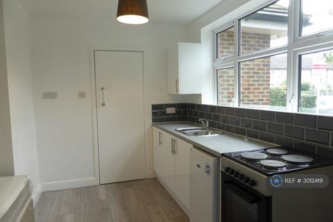 Studio to rent, Phoenix House, Hatfield, AL10