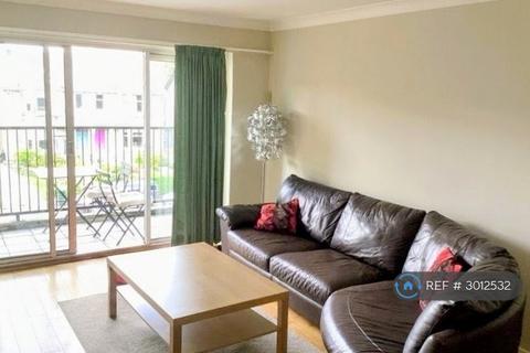 Queens Court, Perth, PH2