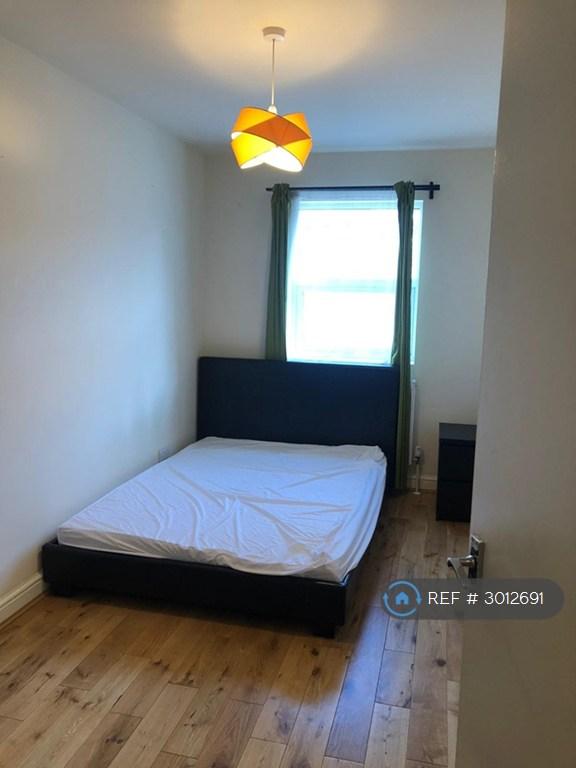 Apartment in London - View 3