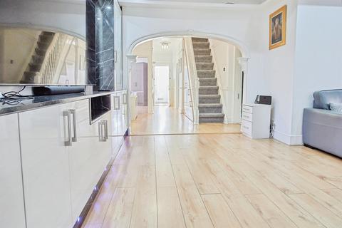 5 bedroom detached bungalow for sale, Devonshire Drive, West Bromwich