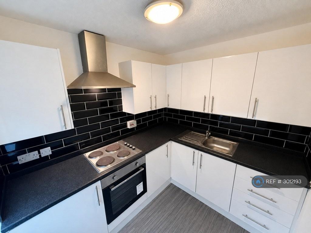 Apartment in Salford - View 3