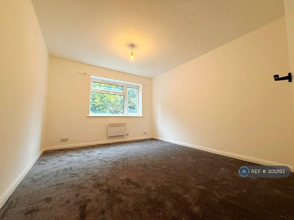 Apartment in Salford - View 4