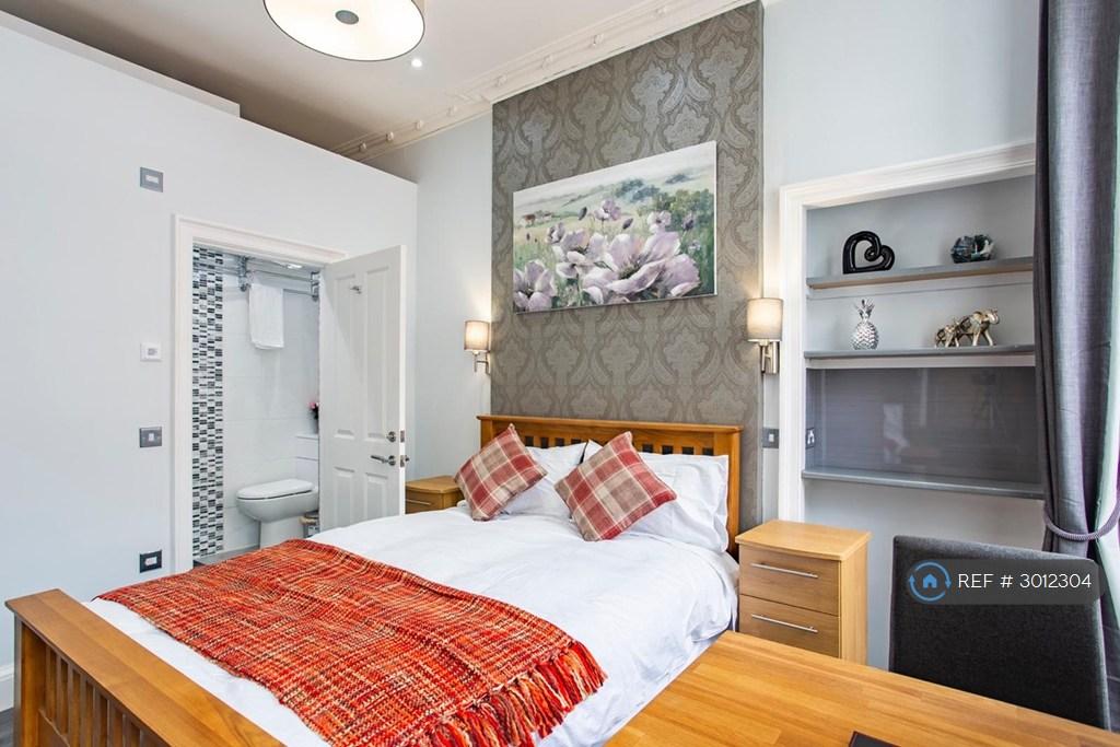 Apartment in Edinburgh - View 3