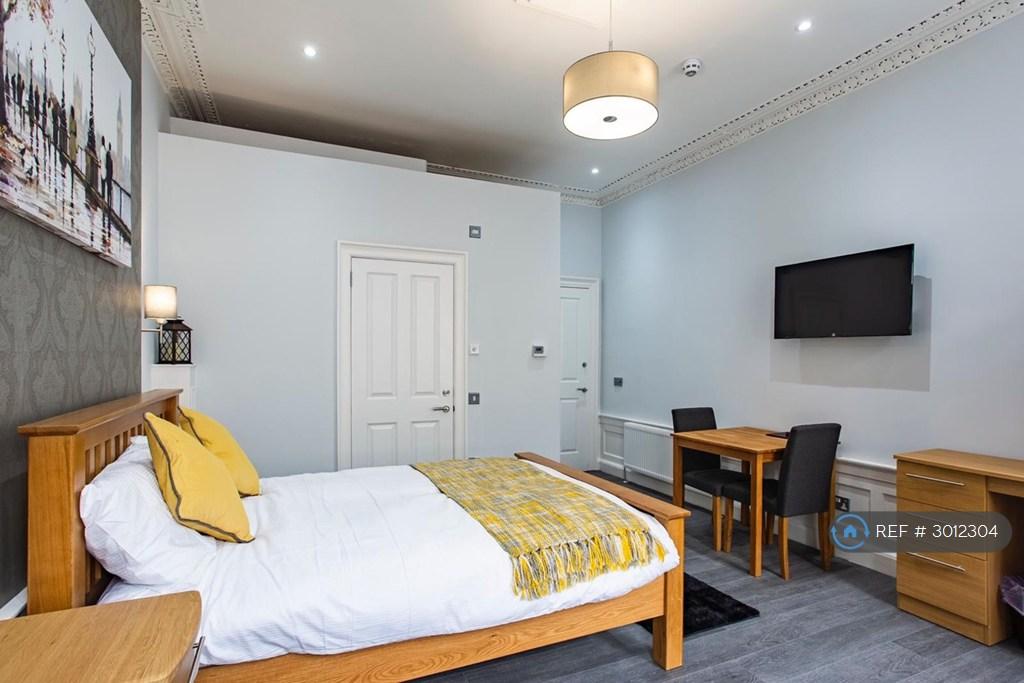 Apartment in Edinburgh - View 5