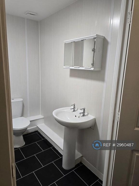 Apartment in Bristol, Kingswood - View 3