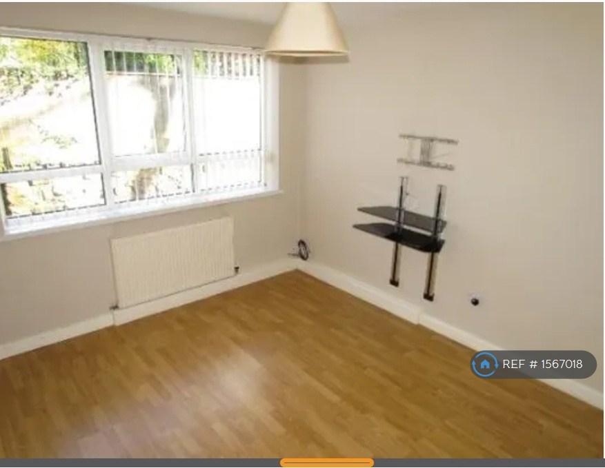 Apartment in Liverpool - More