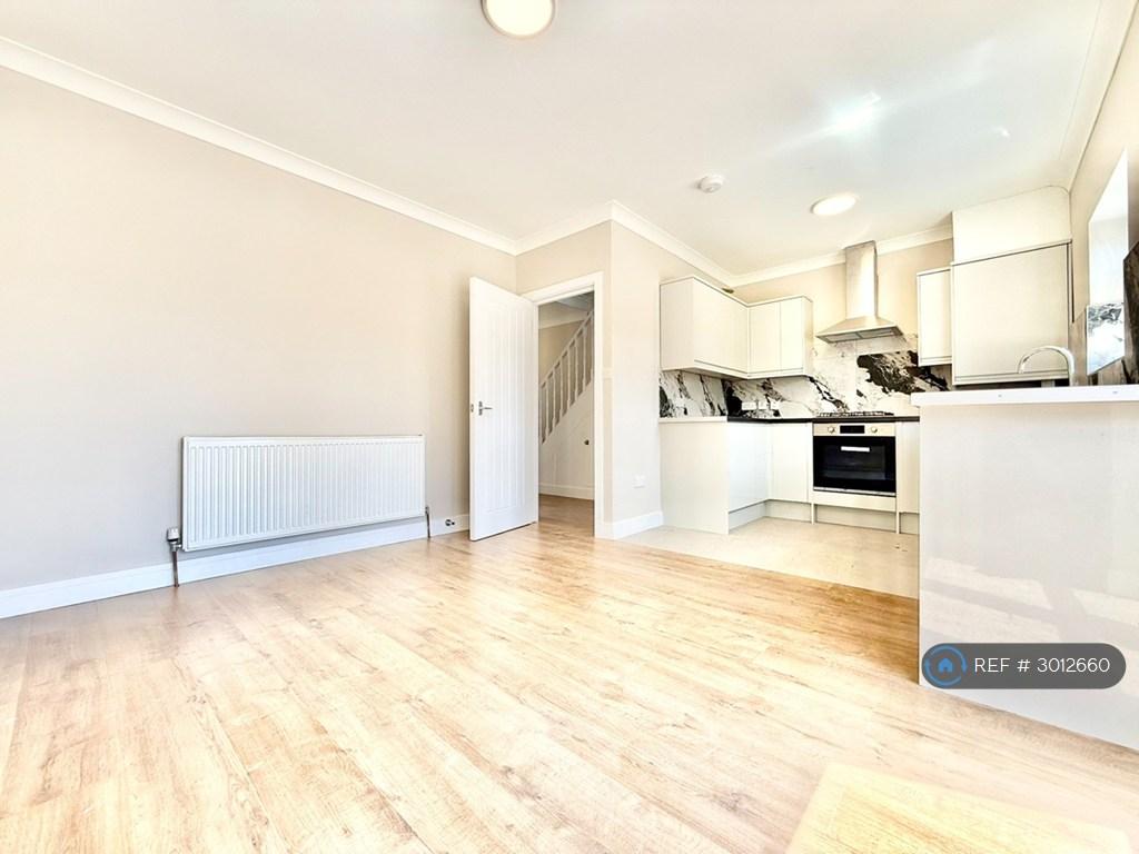 House in Hornchurch - More