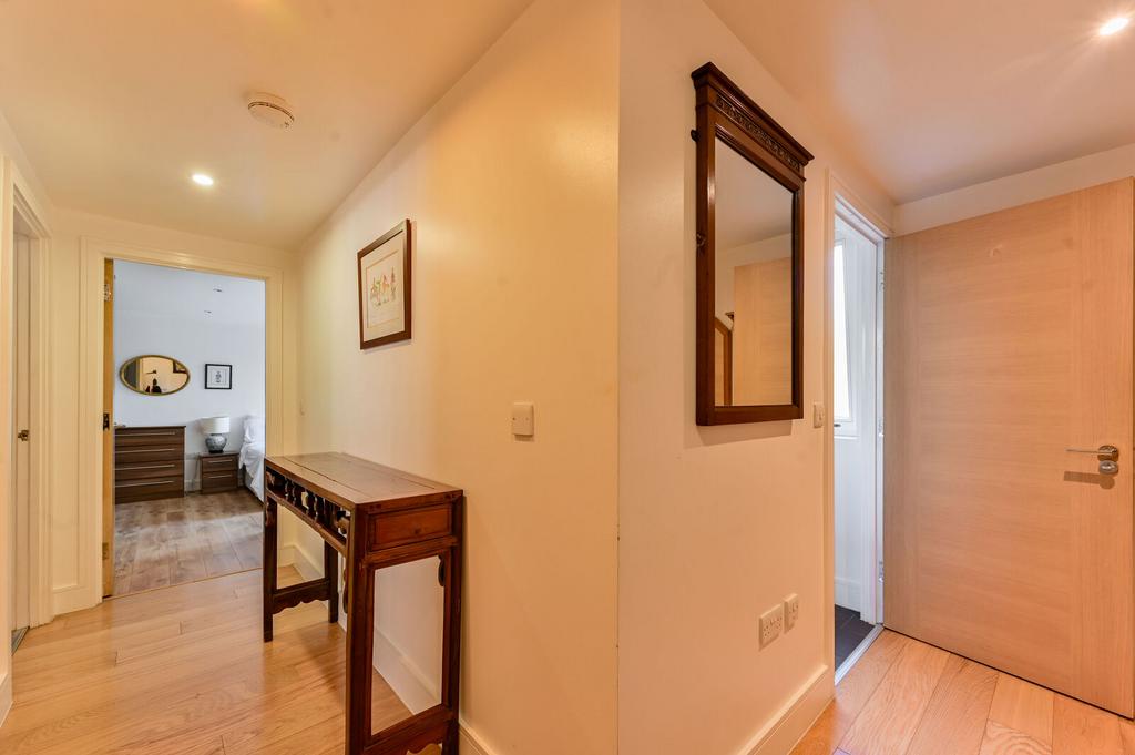 Apartment in London - View 5