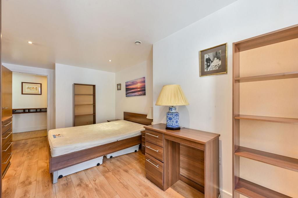 Apartment in London - More