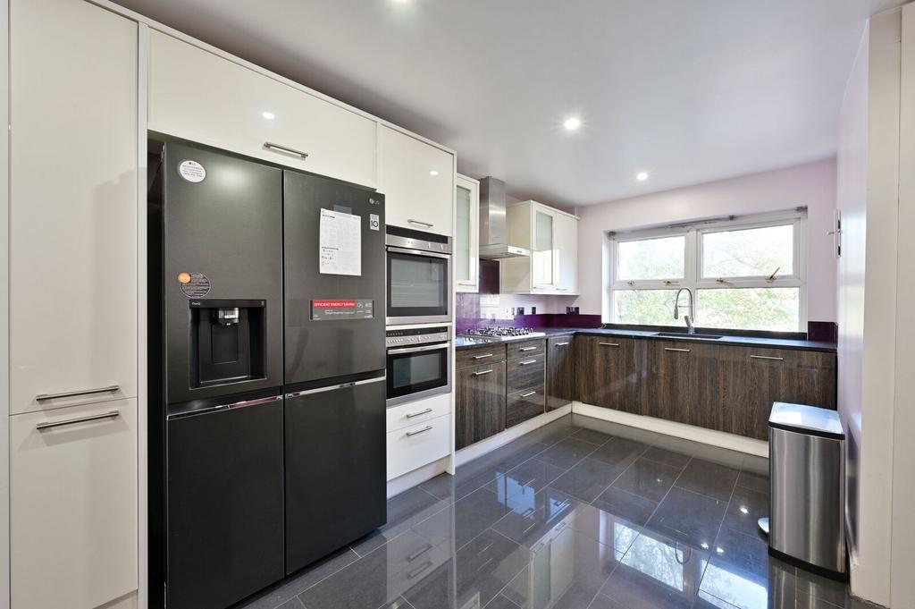 Apartment in London - View 3