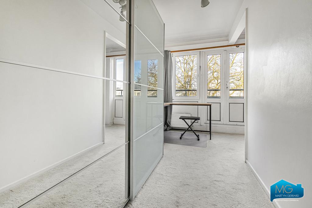 Apartment in London - View 5