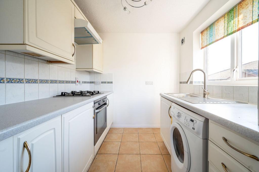 Apartment in Kingston upon Thames - View 5