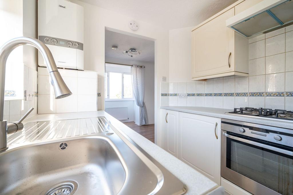 Apartment in Kingston upon Thames - More