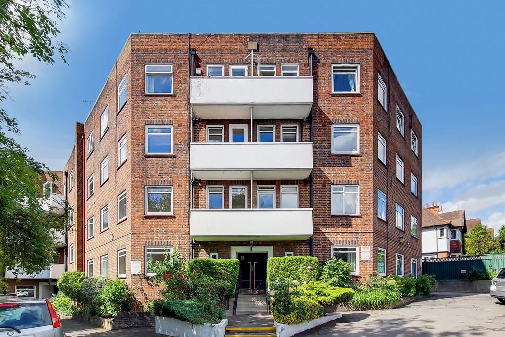 Apartment in Kingston upon Thames - View 3