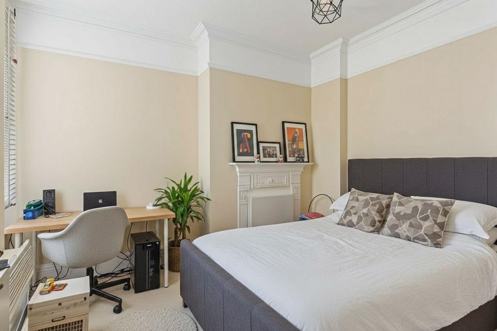 Apartment in London - View 3