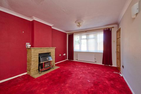 2 bedroom bungalow to rent, Dover Close, Rushden