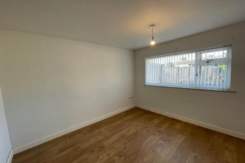 2 bedroom bungalow to rent, Durham Drive, WIGSTON, LE18