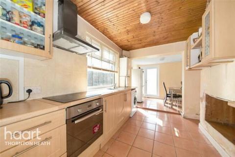 2 bedroom terraced house for sale, Moffat Road, Thornton Heath