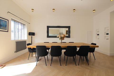 5 bedroom terraced house to rent, Hurstbourne Gardens, Barking IG11