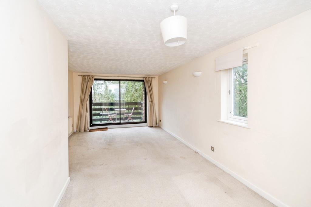 Apartment in Southampton - View 5