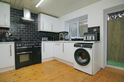 4 bedroom terraced house for sale, Beldon Lane, Horton Bank Top, Bradford, BD7