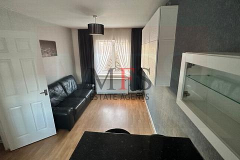 1 bedroom flat for sale, Copthorne Mews, Hayes, UB3