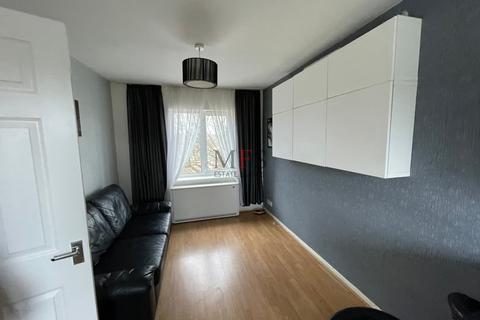 1 bedroom flat for sale, Copthorne Mews, Hayes, UB3