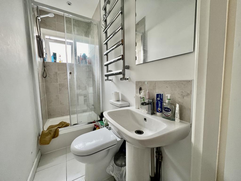 House in London - View 4