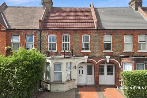 2 bedroom maisonette for sale, Markhouse Road, London E17