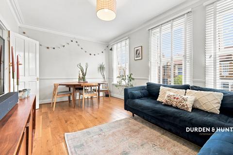 2 bedroom maisonette for sale, Markhouse Road, London E17