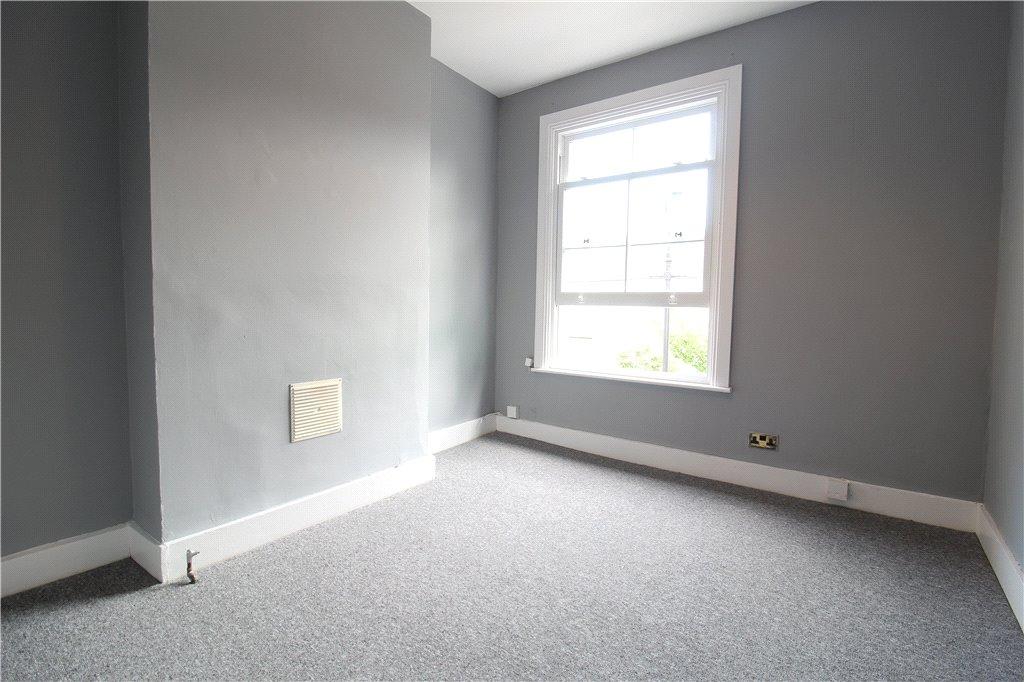 Apartment in Ealing - View 3